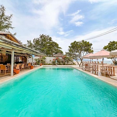 Bungalow Cafe Gili Beachfront Гили Мено Екстериор снимка