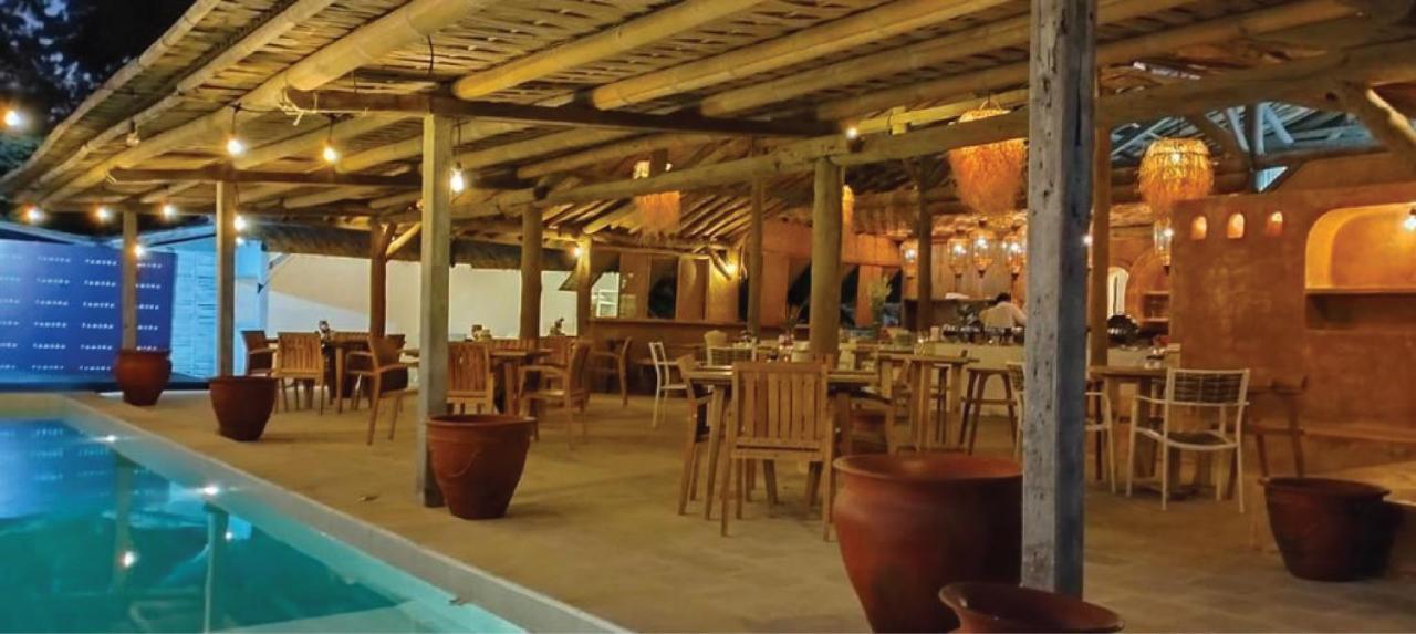 Bungalow Cafe Gili Beachfront Гили Мено Екстериор снимка
