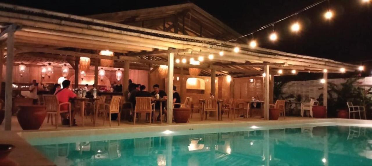 Bungalow Cafe Gili Beachfront Гили Мено Екстериор снимка