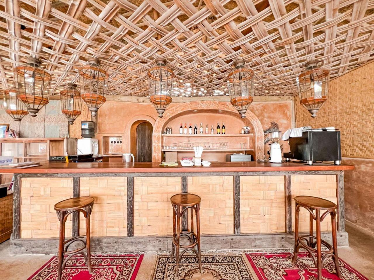 Bungalow Cafe Gili Beachfront Гили Мено Екстериор снимка