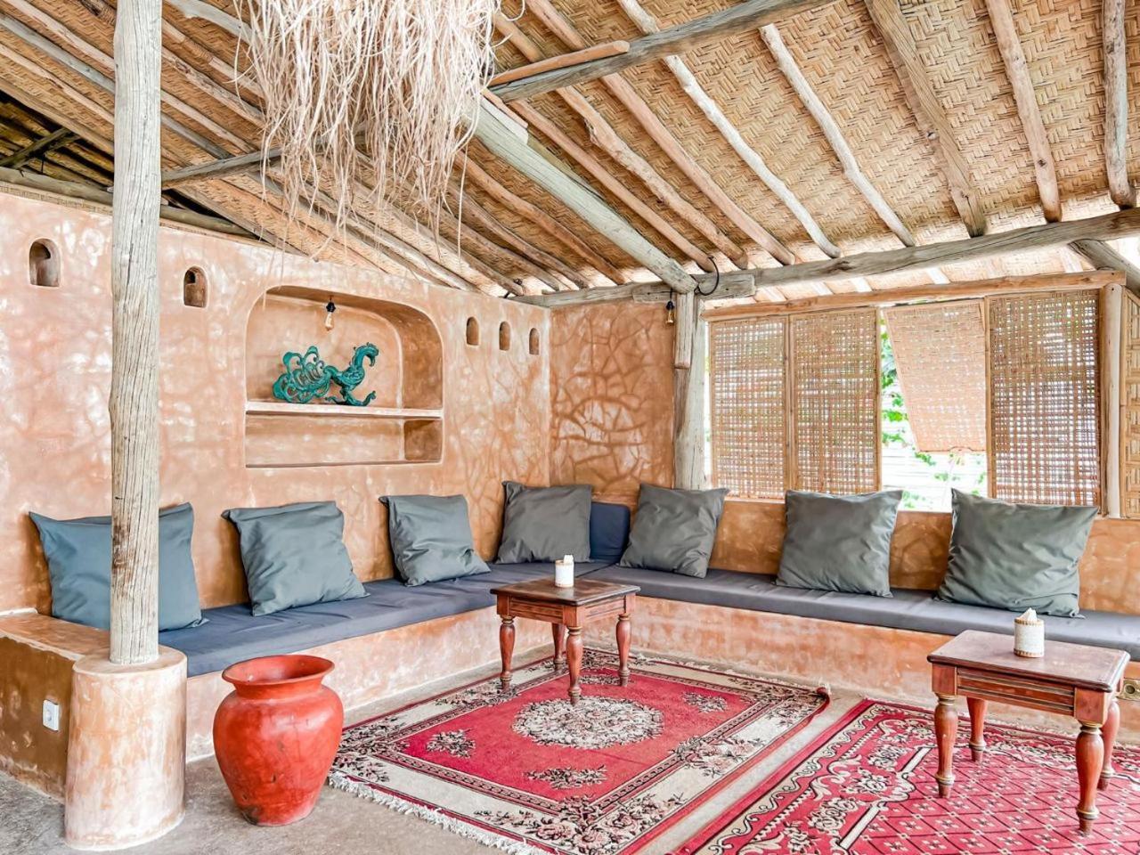 Bungalow Cafe Gili Beachfront Гили Мено Екстериор снимка